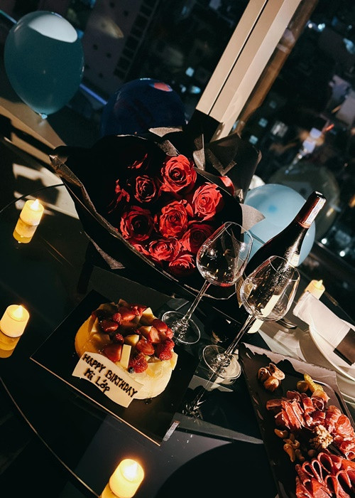  Phương Oanh - Shark Bình ăn tối lãng mạn dịp sinh nhật.