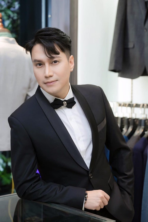 Hiện tại, Việt Anh đã lấy lại được vẻ tự nhiên. Ảnh: FBNV.