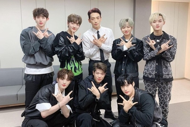 Hồi năm 2021, Bi Rain bị nhiều khán giả chỉ trích là ông chủ tồi. Sự việc xuất phát từ việc Bi Rain cho rằng vũ đạo của nhóm Ciipher không hấp dẫn và đề nghị sử dụng vũ đạo khác. Tuy nhiên, các thành viên Ciipher không thực sự thích vũ đạo mới. Để gây áp lực cho nhóm, Bi Rain đã hỏi ý các nhân viên công ty, buộc ê-kíp phải làm theo ý tưởng của mình. Ảnh: Zing.