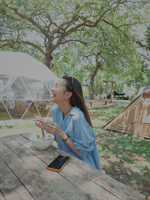 Hồi tháng 5, nữ người mẫu xác nhận có bạn trai sau 5 năm độc thân. Chia sẻ trên Dân Trí, Thanh Hằng cho biết, bản thân có nhiều thay đổi khi yêu, đặc biệt là "dễ chịu hơn". Ảnh: FBNV.