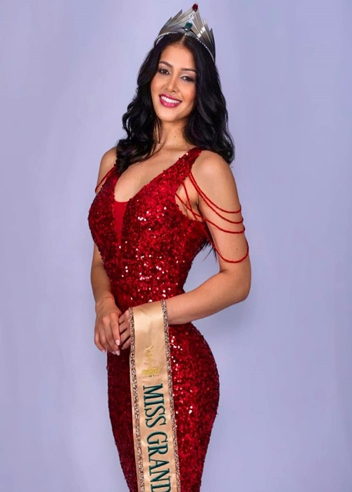 Dàn đối thủ của Lê Hoàng Phương còn gồm đại diện Italy - Andrea Zanettin. Người đẹp năm nay 24 tuổi và cao 1m81. Ảnh: FBNV.