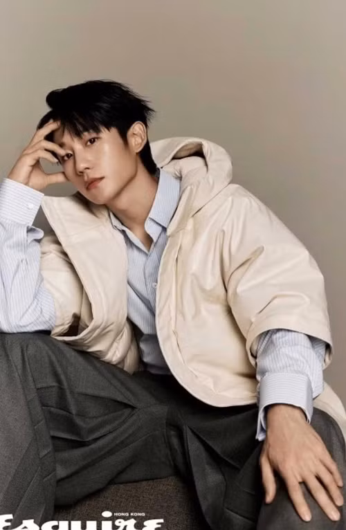 Jung Hae In từng chia sẻ, anh vẫn giữ chiếc máy bay giấy mà Jisoo đã viết tặng sau khi quay xong Snowdrop. Ảnh: Instagram.