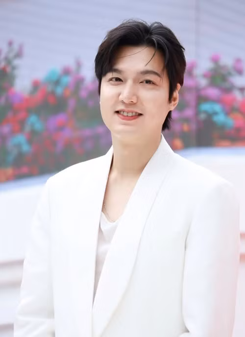 Mới đây, tham gia một sự kiện tại Thái Lan, Lee Min Ho gây chú ý với ngoại hình phát tướng. Ảnh: Arttimes.