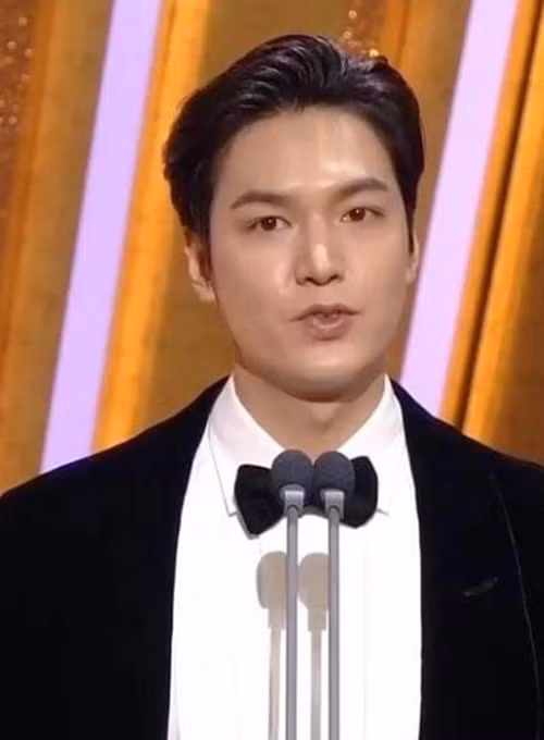 Tài tử sinh năm 1987 thường kiểm soát nghiêm ngặt chế độ ăn uống và tập luyện trước khi quay phim. Ảnh: Dân Trí.