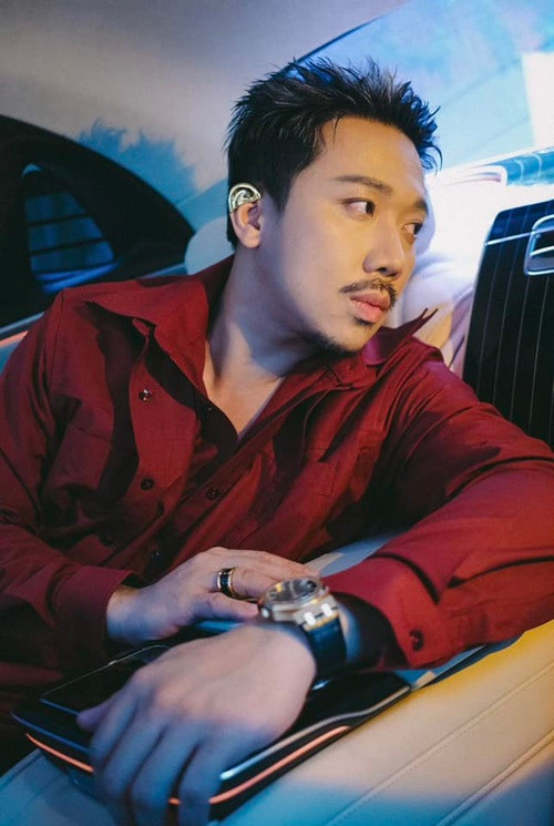 Trấn Thành bị buộc thôi học vì chạy show nhiều và nợ học phí. Ảnh: FBNV.