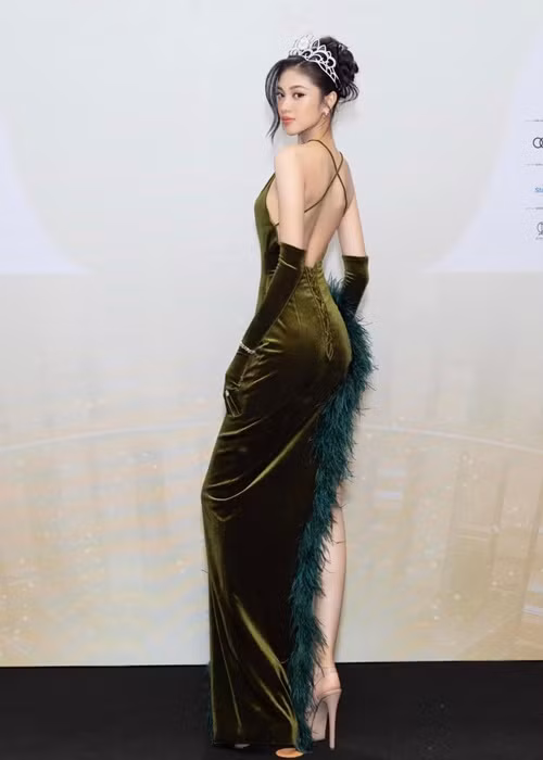 Nhan sắc của Minh Kiên thăng hạng rõ rệt sau khi trở thành á hậu.