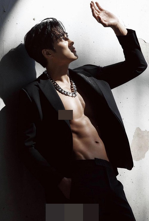 Ahn Bo Hyun duy trì tập luyện để có body 6 múi. Ảnh: Instagram.