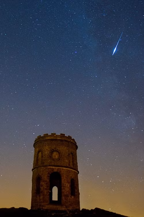 Và nó cũng có màn trình diễn rực rỡ không kém ở Buxton, Derbyshire, Anh.
