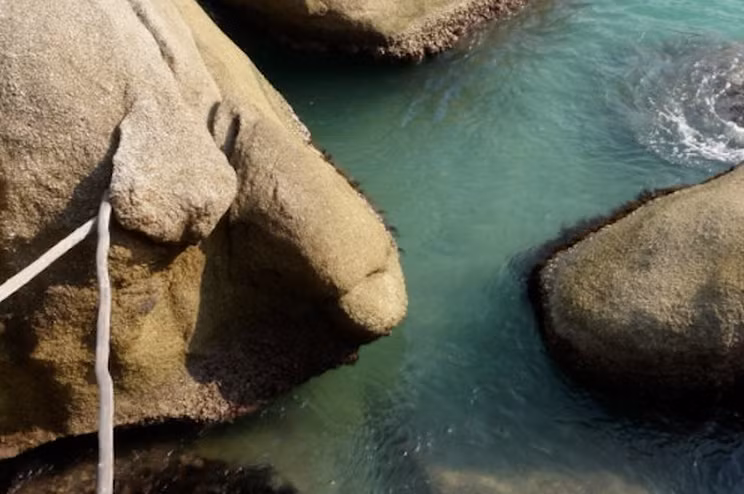 Tảng đá tự nhiên siêu nhạy cảm vừa khiến người nhìn thích thú khi phát hiện lại vừa khiến họ phải xấu hổ với phát hiện của mình.