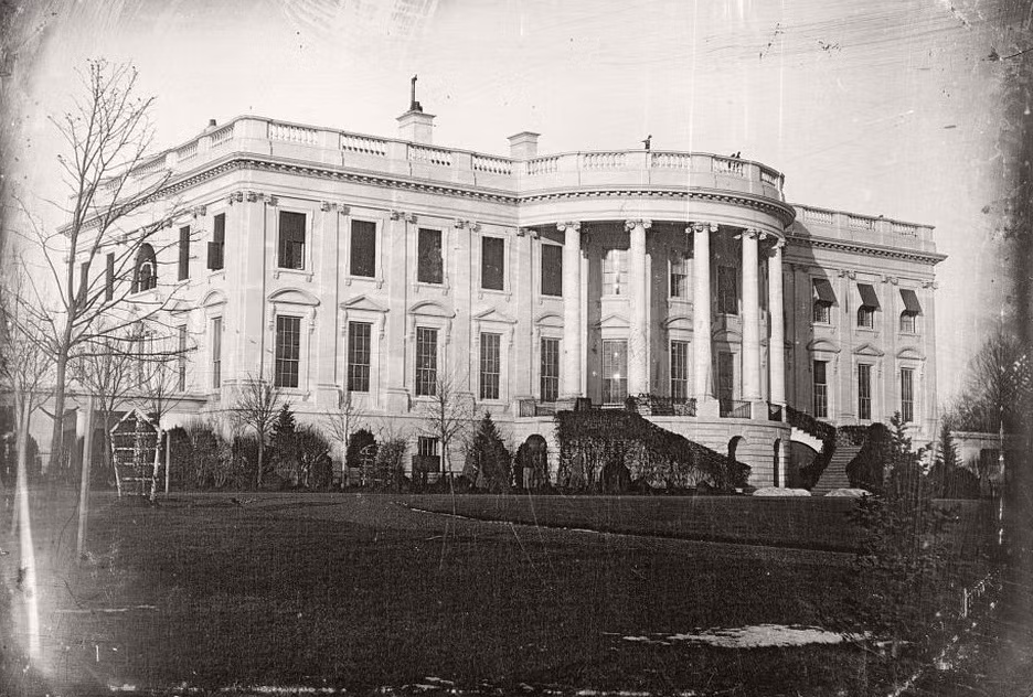 Nhà Trắng ở thủ đô Washington năm 1846. Ảnh: Vintage.