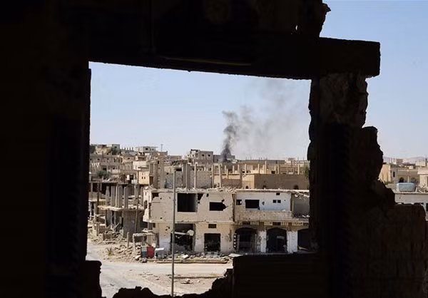 Trước đó, thị trấn al-Sukhnah được nhóm IS sử dụng như một trung tâm tiếp tế giữa Homs và Deir Ezzor cũng như các khu vực do chúng chiếm đóng ở vùng nông thôn phía đông tỉnh Hama, miền trung Syria. Ảnh: THX/FNA.