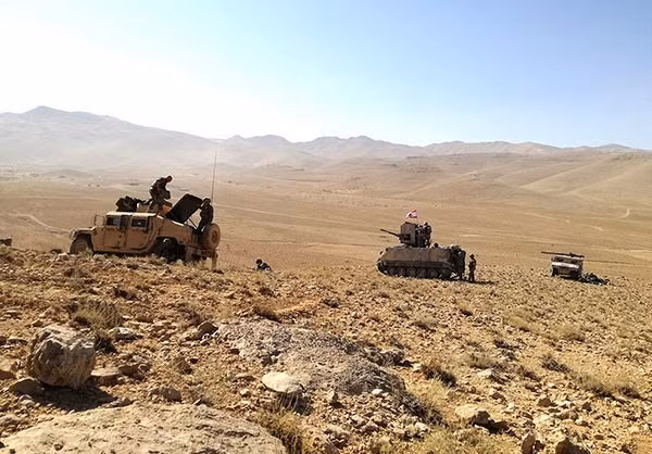 Xe quân sự của lực lượng Lebanon trên chiến trường. Ảnh: FNA.