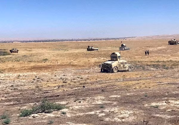 “Liên quân Mỹ cũng tiến hành nhiều đợt không kích nhằm yểm trợ cho các lực lượng Iraq khi họ tiến vào vùng ngoại ô thành phố chiến lược Tal Afar”, các quan chức Mỹ cho hay. Ảnh: FNA