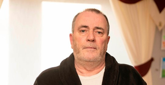 Chan thuong vung xuong chau, nguoi dan ong dau kho tot cung khi bi cuong cung vinh vien