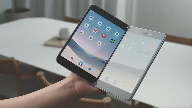 Đây được xem là câu trả lời của Microsoft đối với các thiết kế smartphone màn hình gập từ Samsung, Huawei hay Motorola. Surface Duo sẽ lên kệ vào đầu năm 2020. Hiện tại, mức giá của sản phẩm này chưa được tiết lộ. Microsoft có thể mang sản phẩm đến trưng bài tại sự kiện MWC để thu hút sự chú ý của giới truyền thông và người dùng.