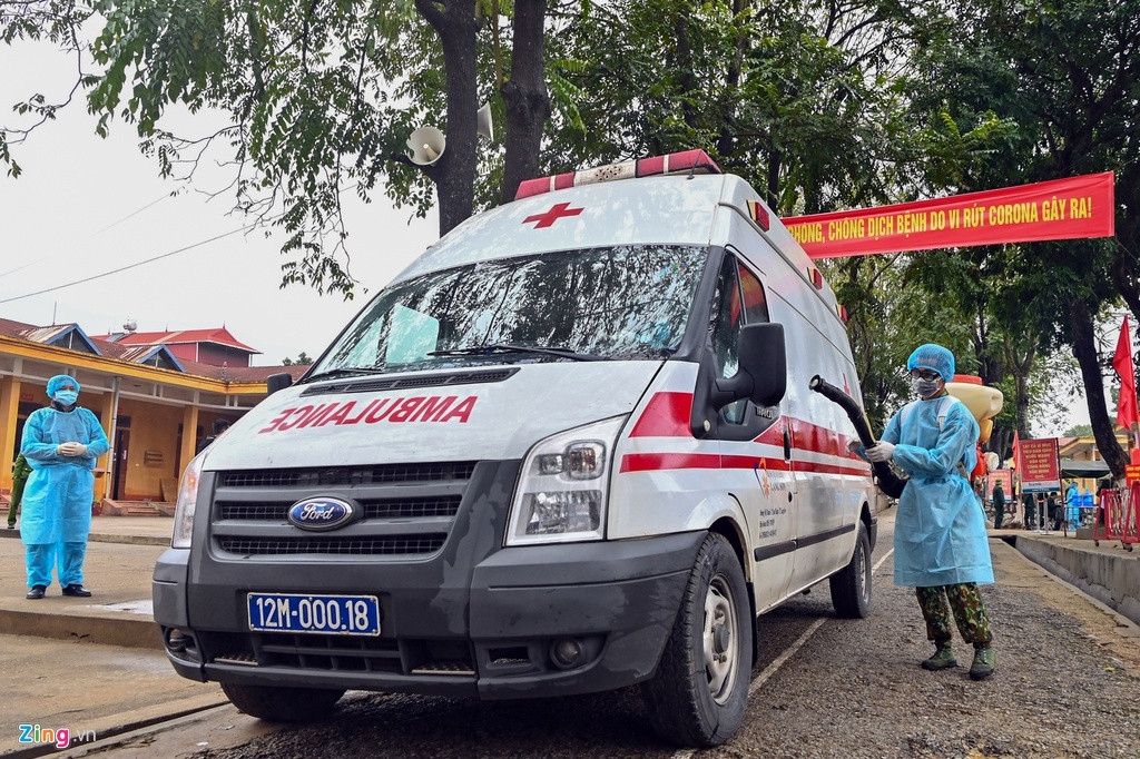 Mỗi khi tiếp nhận công dân mới, xe đặc chủng được dọn vệ sinh và phun khử trùng bằng Cloramin-B. Hiện tại, mỗi ngày đơn vị đều dọn vệ sinh nơi công cộng, khai thông dọn dẹp cống rãnh và thực hiện phun khử trùng 1 lần/tuần.