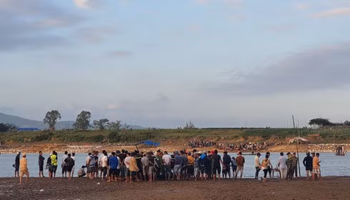 Vu lat ghe chim 6 nguoi o Quang Nam: Tim thay 5 thi the nan nhan