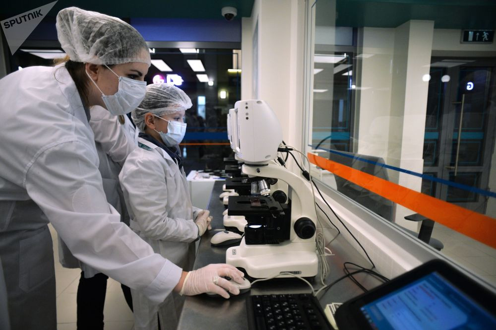 Bên trong phòng thí nghiệm của một bệnh viện nằm trong công viên Kidzaniya ở thủ đô Moscow, Nga.