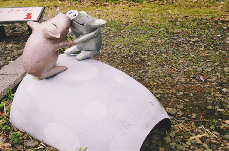 Công viên tình yêu Love Land độc đáo ở đảo Jeju, Hàn Quốc.