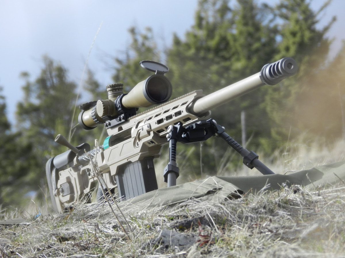 Được biết, đơn giá của mỗi khẩu LRT-3 ước tính xấp xỉ 5.000 USD (bao gồm cả kính ngắm đi kèm), điểm khó của LRT-3 trong Quân đội Ukraine là việc Kiev không sử dụng cỡ đạn tiêu chuẩn 12.7×99mm của NATO và hoj buộc phải nhập từ bên ngoài hoặc sản xuất mới loại đạn này. Ảnh: blogspot.com.