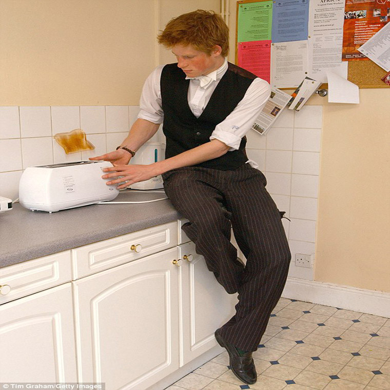 Dot nhap phong ky tuc xa cua Hoang tu Harry thoi trung hoc-Hinh-5