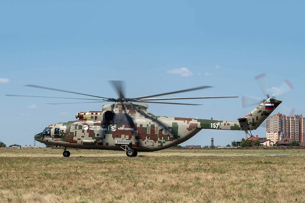 Giám đốc Anatoly Serdyukov cũng cho rằng Mi-26T2V sẽ có nhu cầu lớn không chỉ ở Nga, mà còn ở nước ngoài như tại thị trường Châu Á, Châu Phi và Trung Đông. Ảnh: rg.ru.