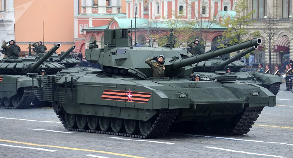 “Ngày 22/8, một hợp đồng thương vụ xe tăng T-14 và T-15 Armata đã được ký kết. Chúng tôi sẽ được bàn giao 9 chiếc xe tăng Armata đầu tiên trong năm nay”, vị quan chức quốc phòng Nga cho hay. Toàn bộ số xe tăng còn lại nằm trong hợp đồng này sẽ được bàn giao cho Quân đội Nga vào năm 2021. Sputnik.