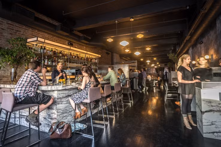 Người dân New York có sở thích ăn uống. Có rất nhiều nhà hàng ở đây và nếu muốn khám phá hết bạn phải mất tới hơn 10 năm.