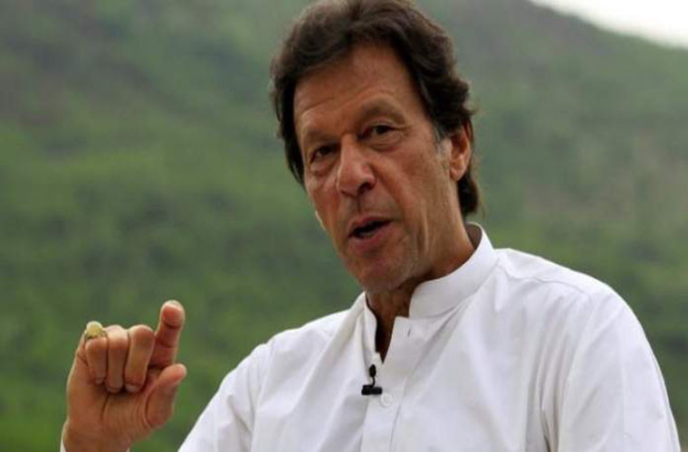 Sau đó, ông phát triển các dự án từ thiện như Bệnh viện Ung thư tưởng niệm Shaukat Khanum &amp; Trung tâm Nghiên cứu và Cao đẳng Namal. Ảnh: Reuters.