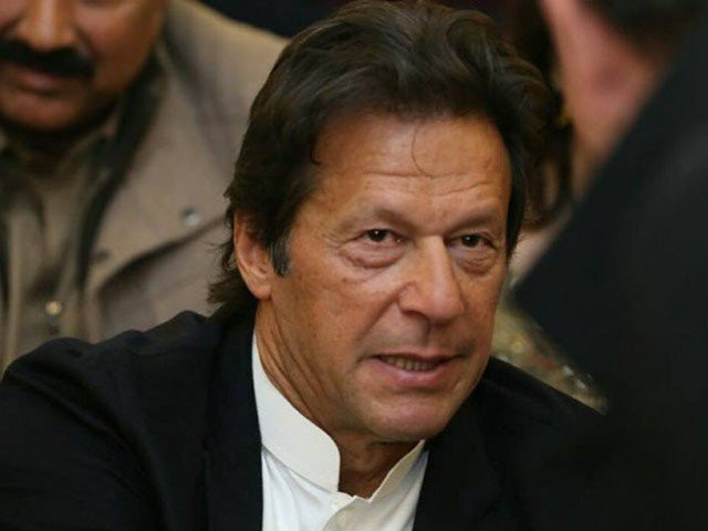 Ông Imran Khan sinh ngày 5/10/1952 trong một gia đình khá giả ở Mianwali, bang Punjab, miền bắc Pakistan. Được biết, trước khi bước vào con đường chính trị, ông từng là một cầu thủ cricket chuyên nghiệp. Ảnh: The Express Tribune.