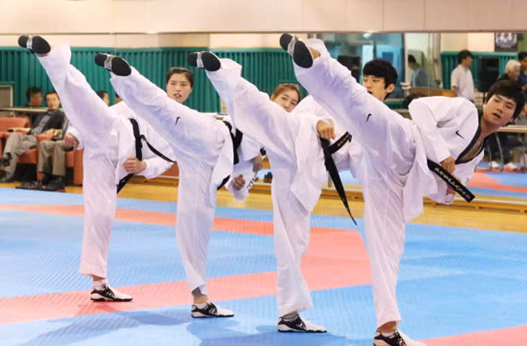 Môn thể thao phổ biến nhất tại đất nước Hàn Quốc là taekwondo, được cho là có nguồn gốc từ khoảng 2.000 năm trước. Ảnh: KH.