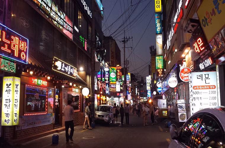 Theo Nation Facts, trước khi cuộc Chiến tranh Triều Tiên xảy ra, 75% dân số Hàn Quốc sống tại các vùng nông thôn. Hiện nay, hơn 80% dân số Hàn Quốc sống trong các khu đô thị. Ảnh: Koreaboo.