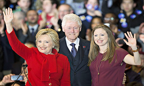 Ai se giup con gai ba Hillary tranh cu Tong thong My?