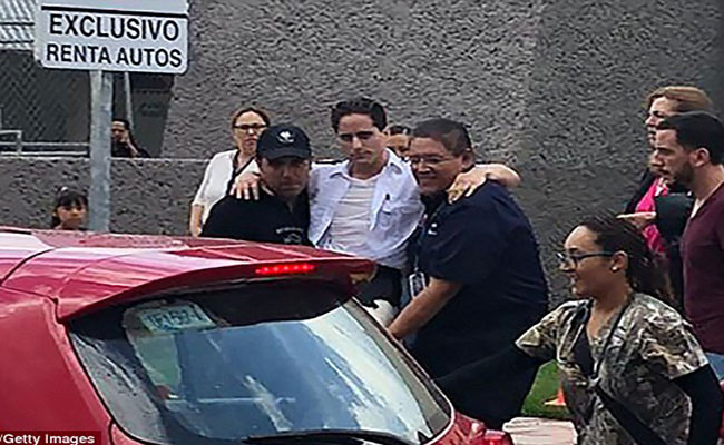 Hien truong may bay roi tai Mexico, 101 nguoi thoat chet than ky-Hinh-3