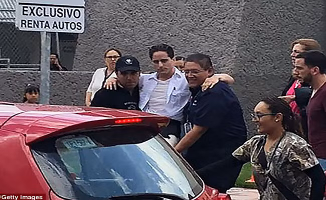 Hien truong may bay roi tai Mexico, 101 nguoi thoat chet than ky-Hinh-3