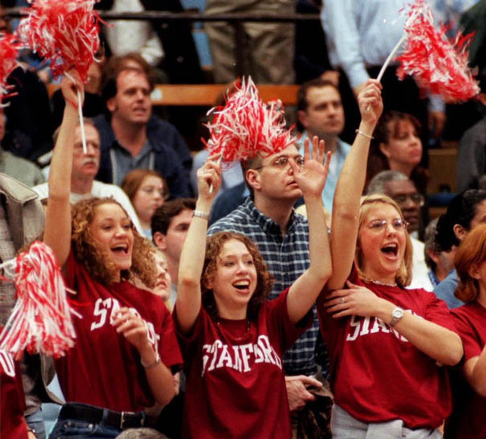 Chelsea Clinton từng theo học tại trường Sidwell Friends School. Đây là ngôi trường danh giá được so sánh như Harvard của hệ thống trường tư thục tại thủ đô Washington D.C. và cô luôn khiến cha mẹ tự hào với thành tích học tập của mình. Ảnh: AP.