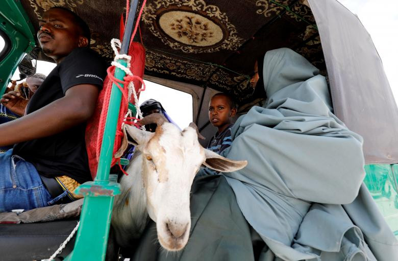 Ngac nhien khong khi the gioi Hoi giao don mung le Eid al-Adha-Hinh-10