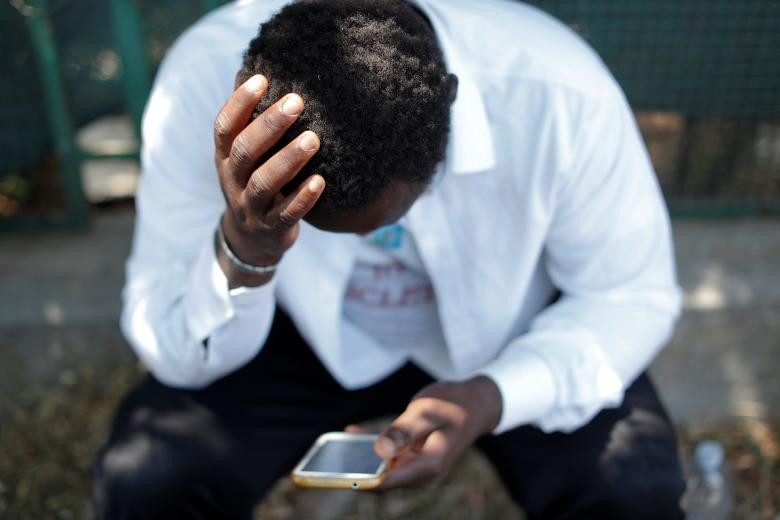 Được biết, hàng nghìn người đang sống trong những khu ổ chuột tồi tàn ở Italy, trong đó có Mahamadou Sima đến từ Mali. Sima được phép làm việc ở Italy nhưng anh không thể tìm được một công việc ổn định tại đất nước này.