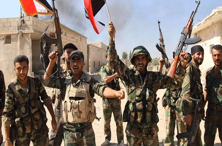 Lực lượng Nga và Syria cũng sử dụng tin tình báo địa phương để thu thập thông tin về nơi ẩn náu của các tay súng khủng bố ở tỉnh Idlib và Hama. Ảnh: alwaght.com.