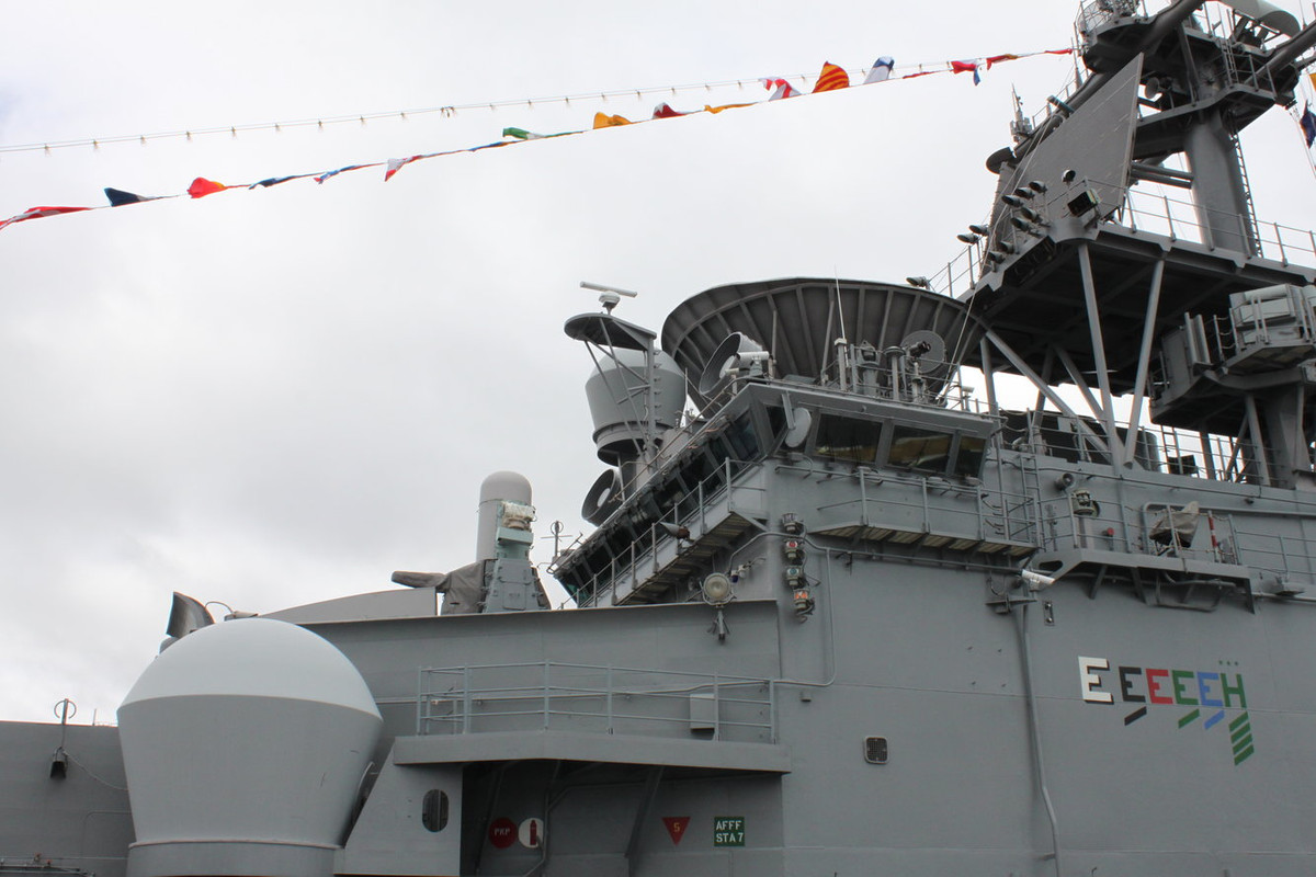 Đáng chú ý, tàu USS Kearsarge được trang bị Hệ thống phòng thủ tầm cực gần CIWS.