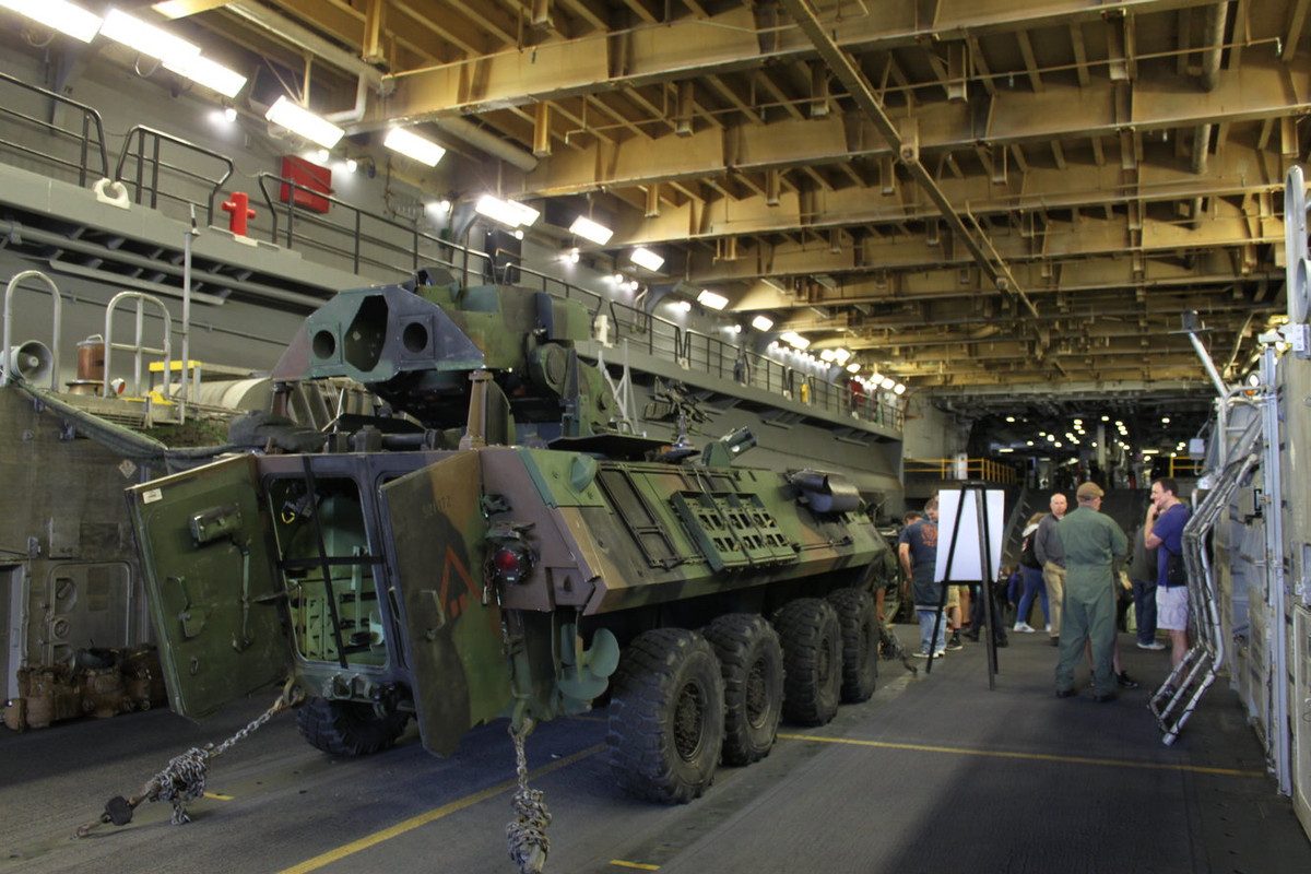 Xe bọc thép hạng nhẹ mang tên lửa chống tăng LAV-ATA2.