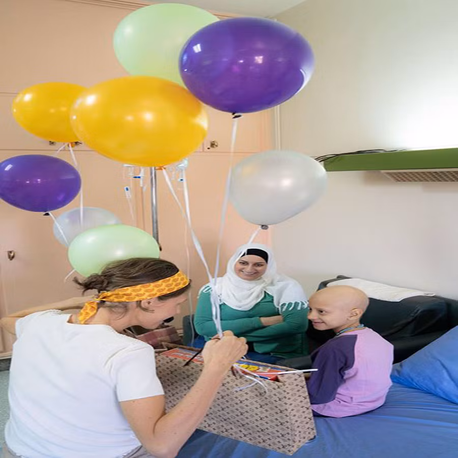 Xuc dong loat anh De nhat phu nhan Syria tham tre ung thu-Hinh-7