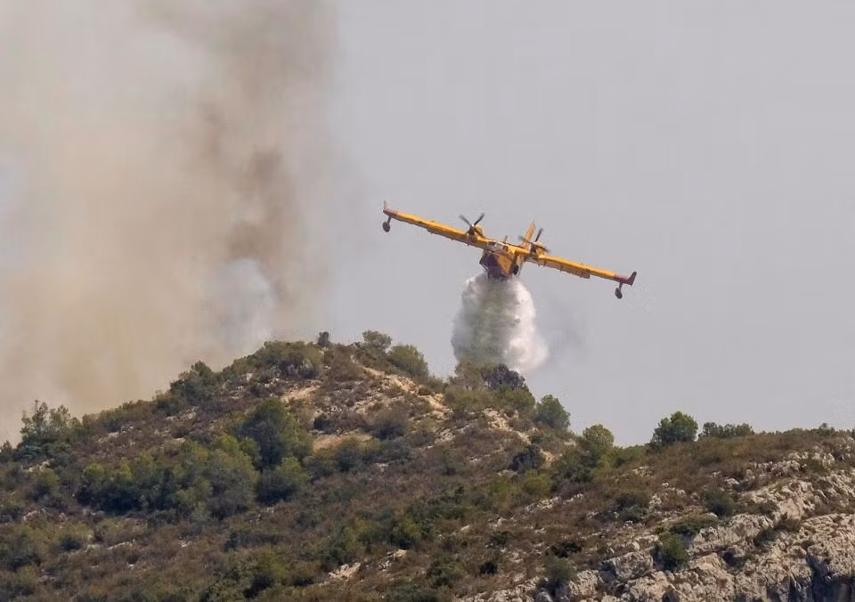 Nang nong ky luc, Chau Au chim trong kho han va chay rung-Hinh-5