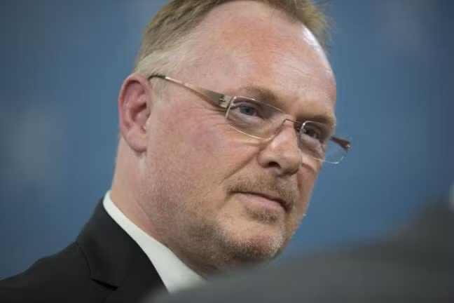 Năm 2006, ông Sandberg trở thành Phó Chủ tịch Đảng Tiến bộ. Ngày 16/12/2015, ông Sandberg được bổ nhiệm làm Bộ trưởng Nghề cá trong nội các của Thủ tướng Solberg. Ảnh: Hegnar.