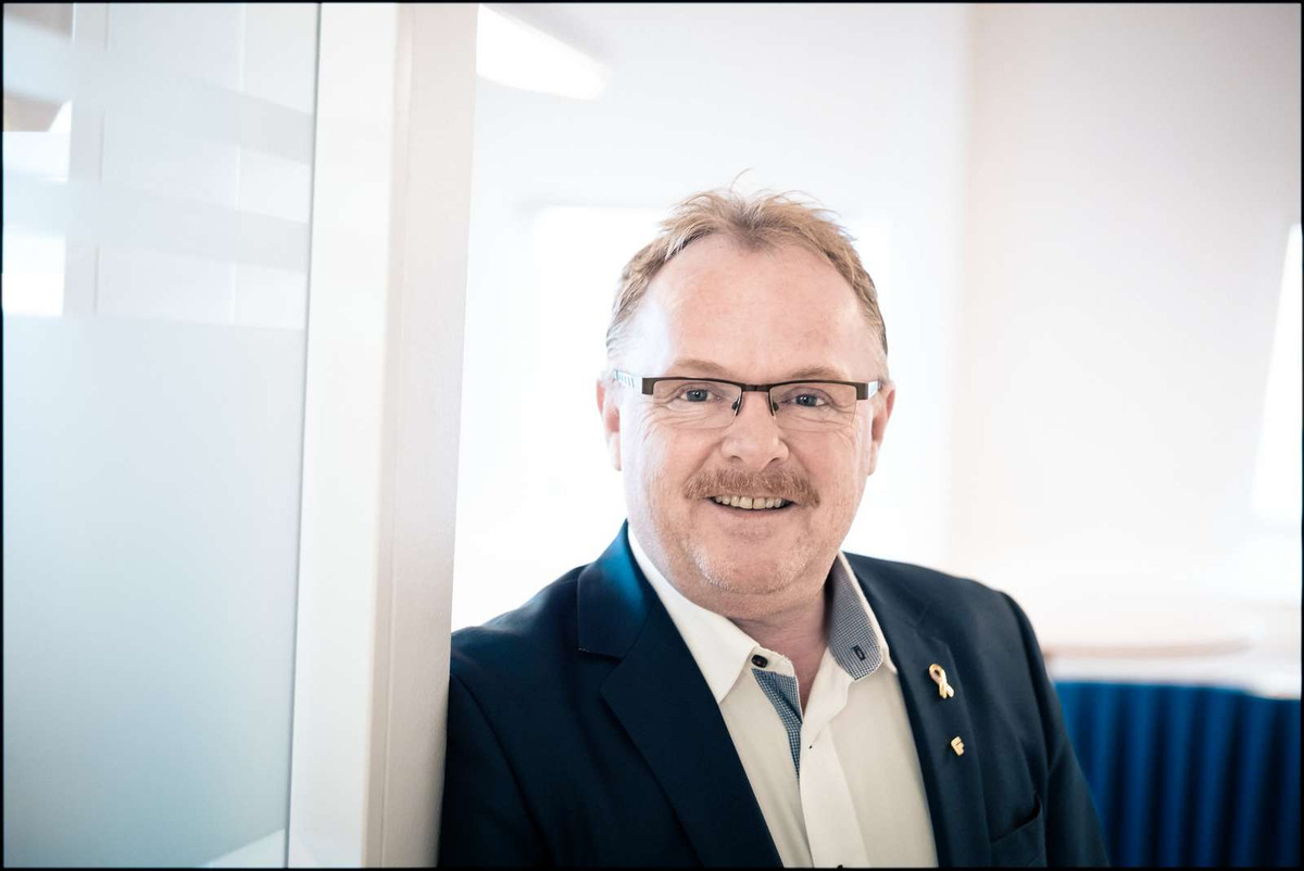 Su nghiep Bo truong Na Uy mat chuc vi hoa hau Iran-Hinh-10