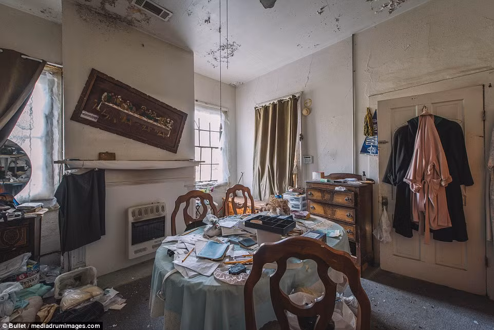 Lanh gay ben trong nha tang le bo hoang hang chuc nam-Hinh-11