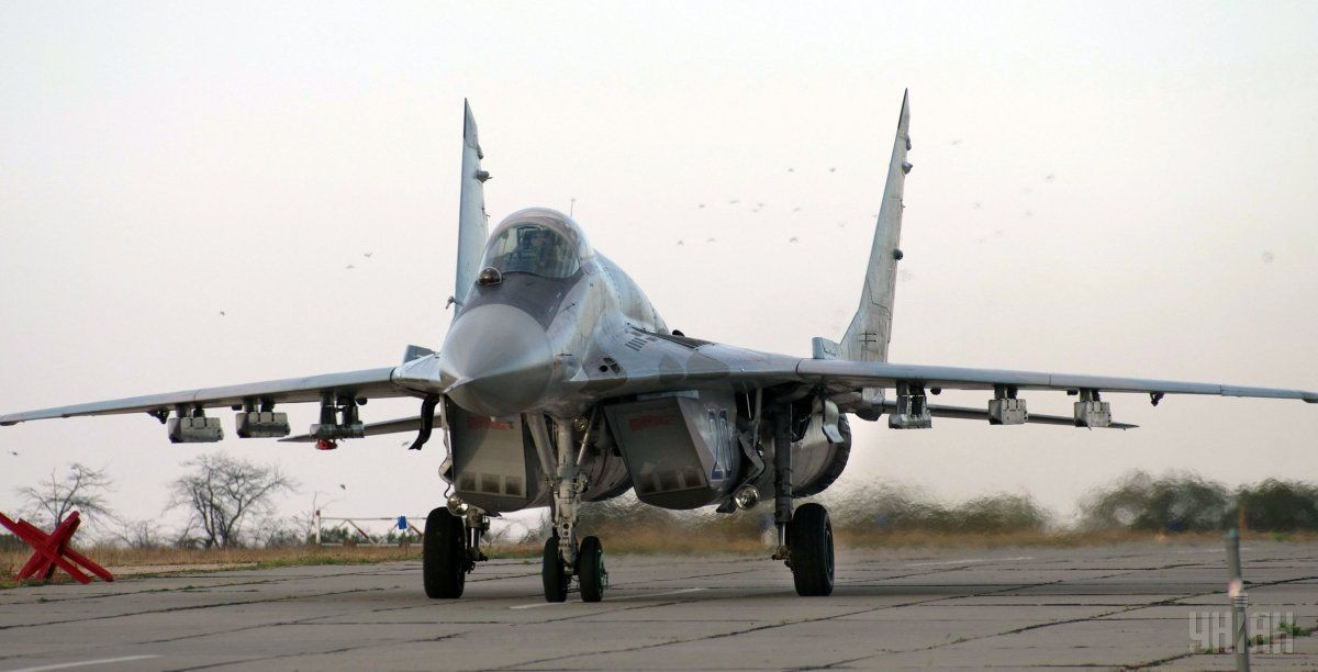 Cụ thể, tiêm kích MIG-29MU1 nâng cấp được gia tăng tuổi thọ của khung máy bay, nâng cao khả năng làm việc của radar, giúp nó có thể mở rộng phạm vi phát hiện mục tiêu trên không. Ảnh: unian.