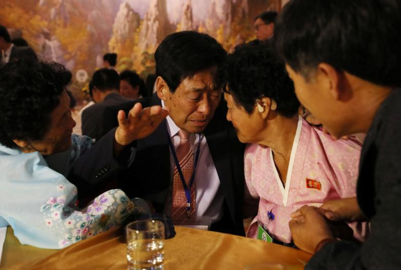 Được biết, hai miền Triều Tiên đã tổ chức 20 đợt đoàn tụ gia đình trực tiếp kể từ cuộc gặp thượng đỉnh liên Triều lần đầu tiên năm 2000.