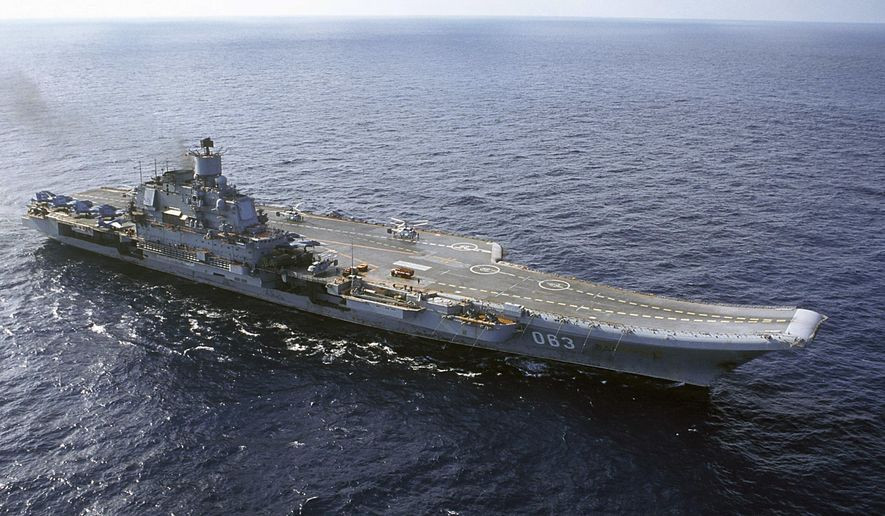 Trong đó, vũ khí chính của tàu sân bay Kuznetsov phải kể đến 8 súng phòng không AK-630 AA với 24.000 viên đạn, 12 tên lửa hành trình chống hạm P-700 Granit SSM cùng bệ phóng tên lửa RBU-12000 UDAV-1 ASW,...Ảnh: Washington Times.