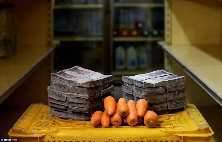 Lam phat o Venezuela: Luong thang khong du de mua 1kg thit-Hinh-3